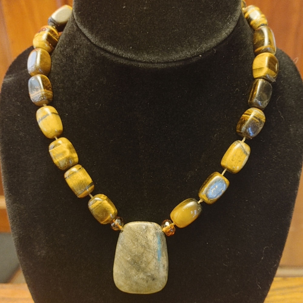 Tumbled Stone Brown with Green Center Stone Necklace (141)